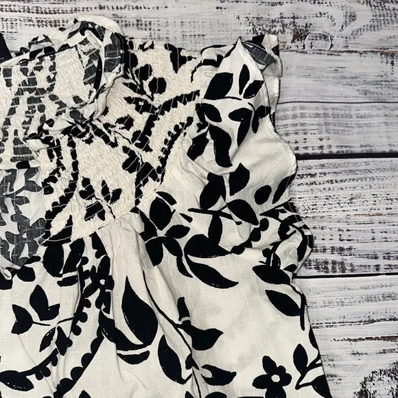 Ann Taylor‎ Ivory and Black Patterned Blouse Sz. M - Picture 6 of 10